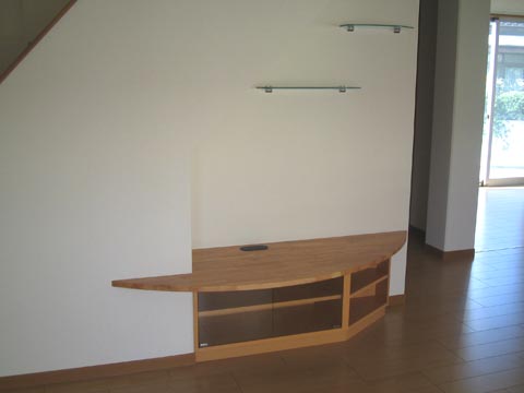 変形（柱型）　テレビ台